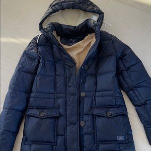 Nice warm winter jacket !!like new !!